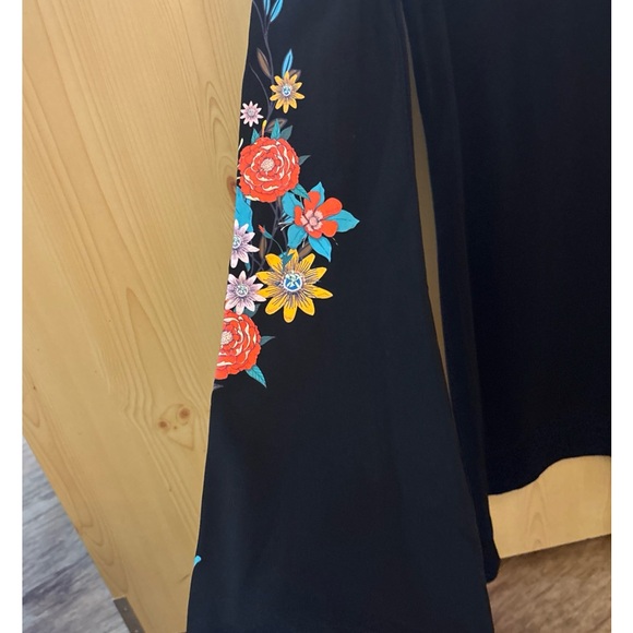 FRIDA KAHLO  ARTIST BLACK DRESS SMALL WITH FLORAL SLEEVES MIDI WEDDING COCKTAIL - Picture 10 of 14